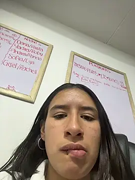 LilyRossi  online show from May 2026 12:13:02 PM