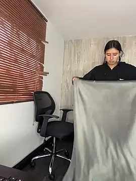 LilyRossi  online show from July 2026 12:56:02 PM