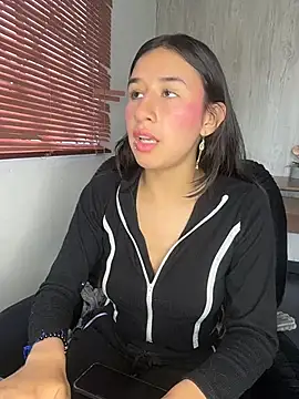 LilyRossi  online show from July 2026 02:13:01 PM