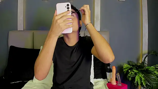 Snapshot of JOEYMIILLS chatting on February 2026 01:22:01 PM JOEYMIILLS online show from February 2026 01:22:01 PM