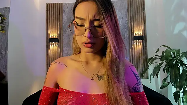 Melodylanee online show from June 2026 11:12:01 AM
