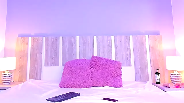 EmilySearss online show from March 2026 07:08:01 PM