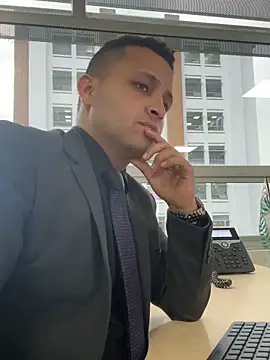 Snapshot of Andresrossi1 chatting on February 2026 09:14:02 PM Andresrossi1 online show from February 2026 09:14:02 PM