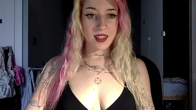 EmmyWet online show from July 2026 04:02:02 PM