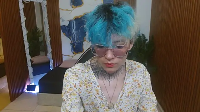 Lyra tay online show from April 2026 07:04:01 PM