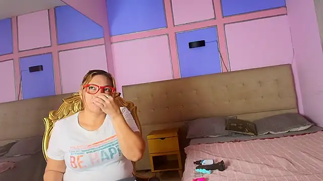 Snapshot of Dani_Queen_ chatting on March 2026 12:00:01 PM Dani Queen online show from March 2026 12:00:01 PM