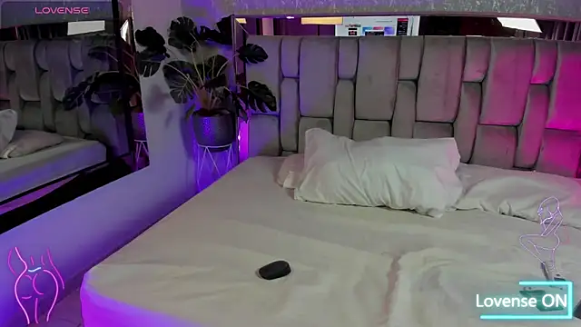 PaulinaLopez  online show from March 2026 09:10:02 PM