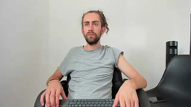 Jean And PaulXL online show from July 2026 09:19:02 PM