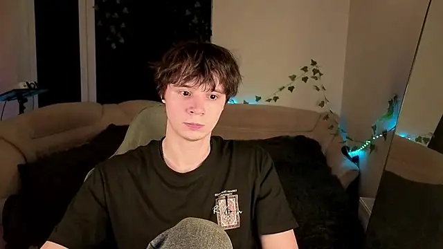 AnthonyCuutie online show from May 2026 06:46:01 PM