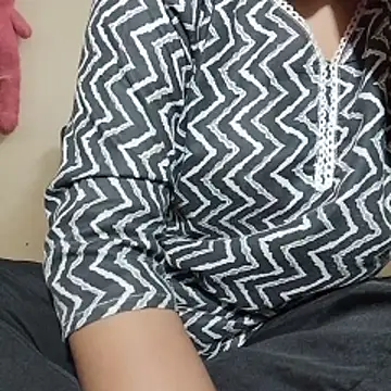 QUEEN LADYY online show from March 2026 10:31:01 AM