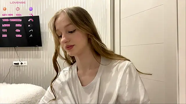 Anika Socutehe online show from May 2026 09:10:02 PM