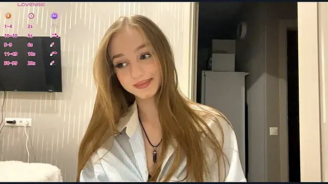 Anika Socutehe online show from June 2026 07:13:01 PM