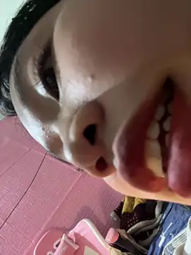 Leeeeiu online show from March 2026 03:04:01 PM