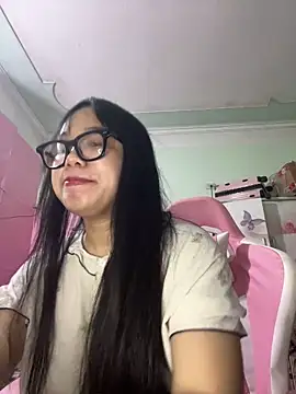 Leeeeiu online show from June 2026 03:44:01 PM