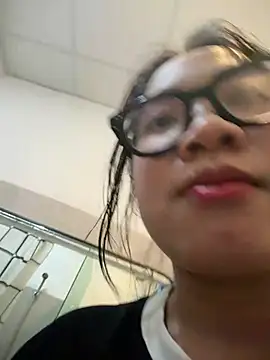 Leeeeiu online show from June 2026 04:23:01 PM