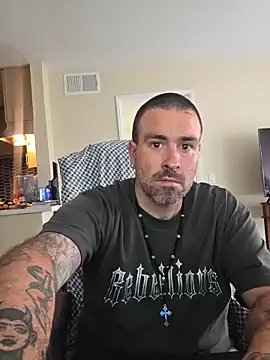 Biggbaddwulf7 online show from May 2026 06:27:02 PM