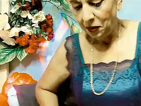 Hot queen58 online show from May 2026 06:15:02 PM