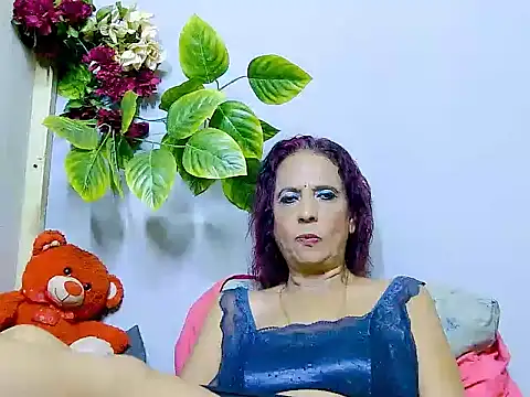 Hot queen58 online show from July 2026 06:00:01 PM