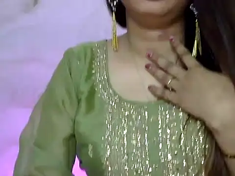 Snapshot of Niya_thakur chatting on April 2026 04:33:02 AM Niya thakur online show from April 2026 04:33:02 AM