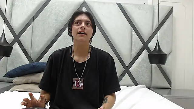 Snapshot of Scarlett_Millerr chatting on February 2026 03:01:01 PM Scarlett Millerr online show from February 2026 03:01:01 PM