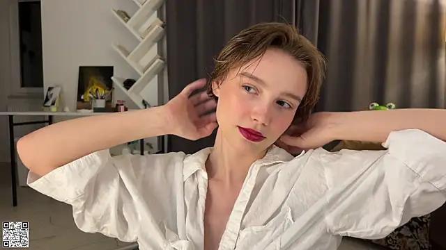 Lolatatee online show from July 2026 07:09:01 PM