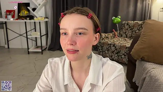 Lolatatee online show from July 2026 08:44:01 PM