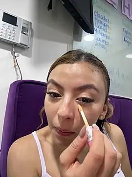   Nahomy online show from May 2026 11:48:02 AM