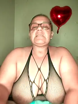 Roxy 77 online show from March 2026 08:52:01 AM