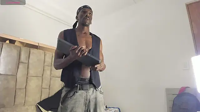 Titan Moreno  online show from April 2026 12:13:01 PM