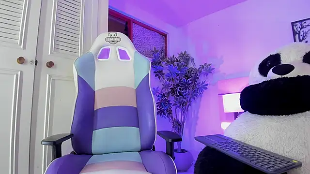 Snapshot of the_villain chatting on March 2026 04:03:01 PM the villain online show from March 2026 04:03:01 PM