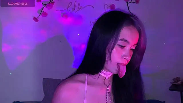 Snapshot of sweet_molly420 chatting on May 2026 11:56:01 PM sweet molly420 online show from May 2026 11:56:01 PM