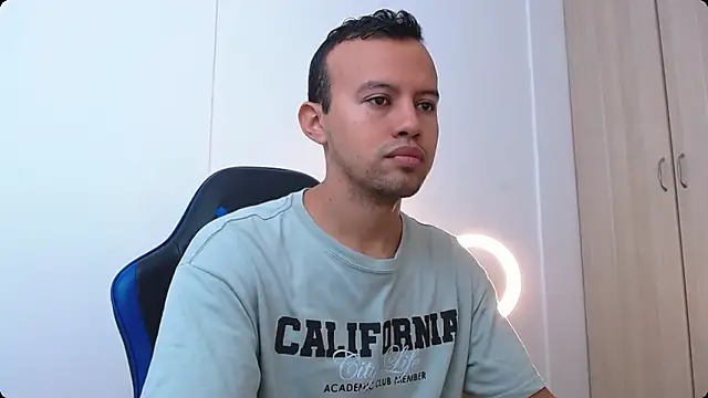 Snapshot of Damian_Wish chatting on March 2026 12:44:02 PM Damian Wish online show from March 2026 12:44:02 PM