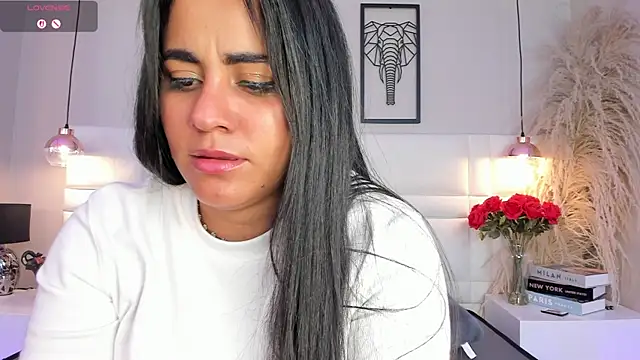 alejandra  garcia online show from May 2026 09:00:02 PM