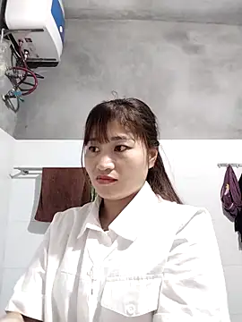 Lilinn  online show from March 2026 05:44:01 AM