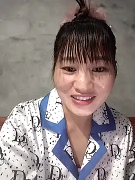 Lilinn  online show from April 2026 12:29:02 PM