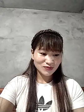 Lilinn  online show from April 2026 12:53:01 AM