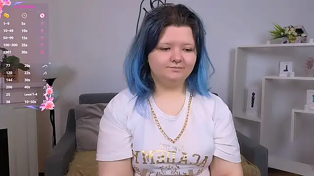 Snapshot of Lunaar_ chatting on May 2026 05:35:02 AM Lunaar online show from May 2026 05:35:02 AM
