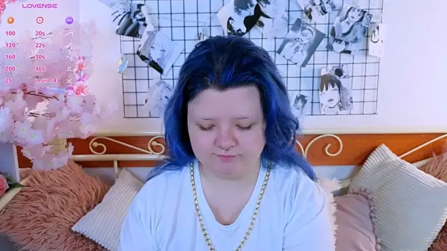 Snapshot of Lunaar_ chatting on August 2026 05:17:01 AM Lunaar online show from August 2026 05:17:01 AM