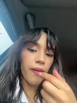 Mia-villalobos online show from May 2026 01:10:02 PM