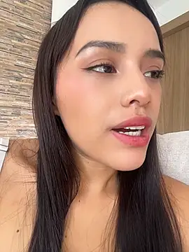 Mia-villalobos online show from May 2026 01:48:02 PM
