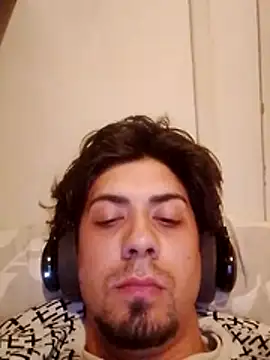 Snapshot of iShon777 chatting on April 2026 11:00:01 PM iShon777 online show from April 2026 11:00:01 PM