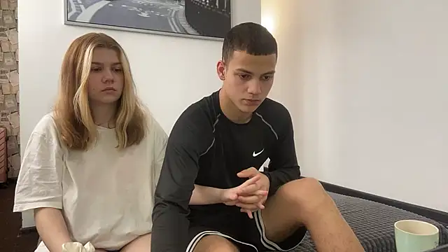 mirel couple online show from April 2026 11:57:01 AM