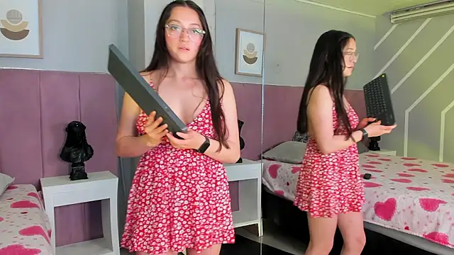 EvaMark  online show from March 2026 11:49:02 AM