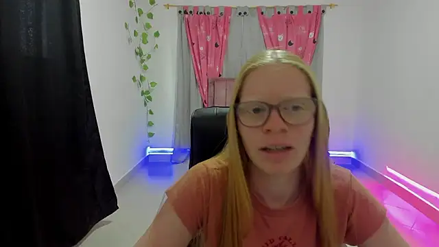 Albingirl online show from March 2026 08:46:02 PM