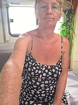 lescoquinsdu40 online show from July 2026 09:38:02 AM