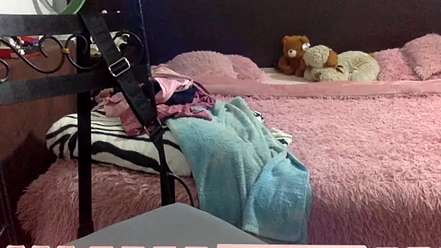 mommy-Milf online show from April 2026 01:56:01 AM