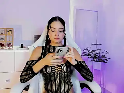 julietha miller online show from April 2026 05:30:01 PM