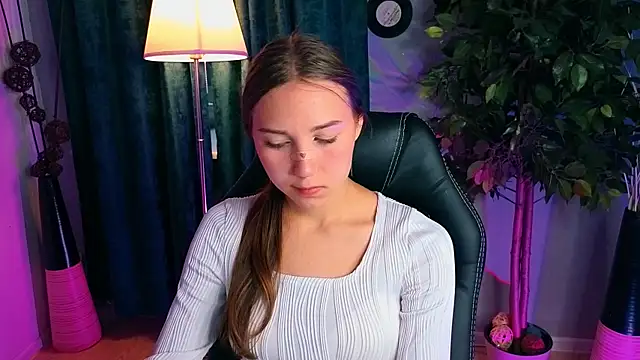 OliviaLang online show from May 2026 10:54:01 AM