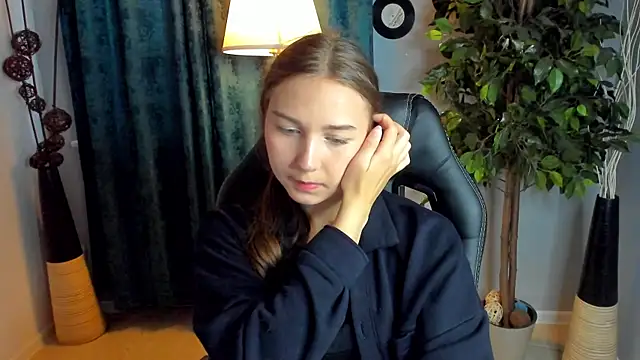 OliviaLang online show from May 2026 11:05:01 AM