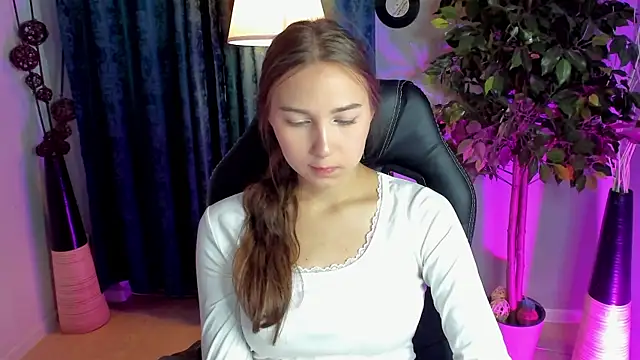 OliviaLang online show from May 2026 11:16:01 AM